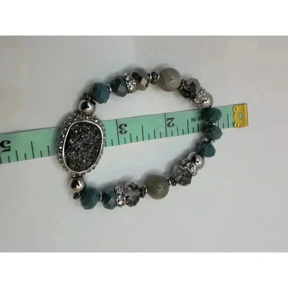 💎 Chico's Metallic Drusy Glass Beaded Stretch Bracelet - Blues & Grays - Picture 4 of 7